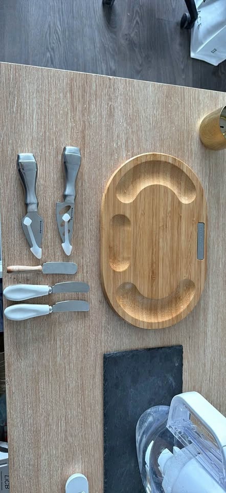 Kitchenaid Cheese Plate & Knives
