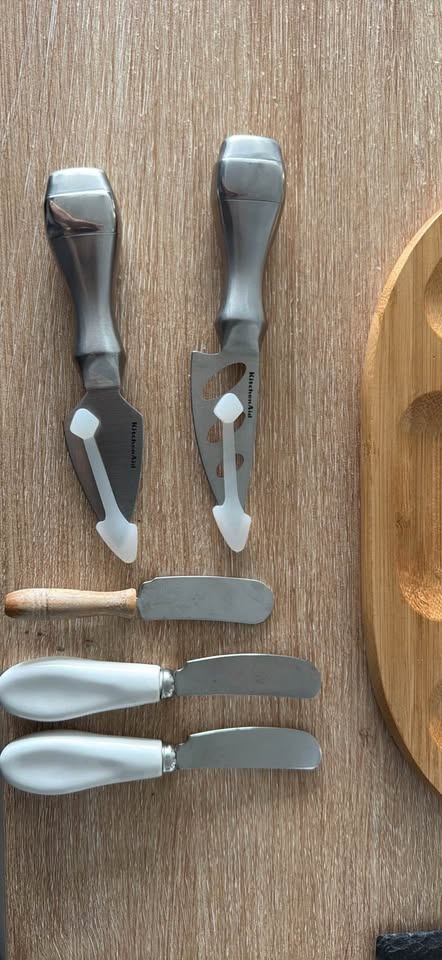 Kitchenaid Cheese Plate & Knives - photo 2