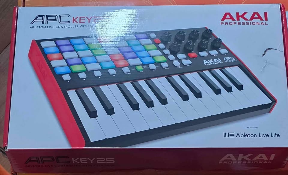 Akai APC Key 25 MIDI Keyboard Controller - photo 2