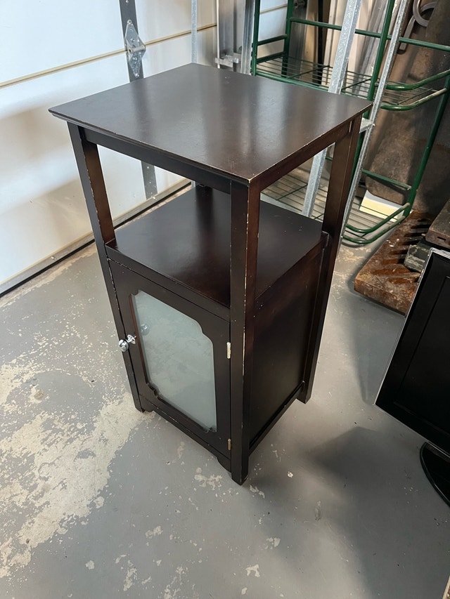 Bathroom or bedroom side table for sale - photo 3