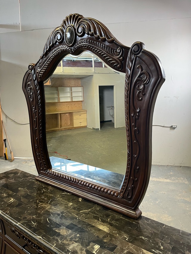 Solid wood dresser with granite countertop - photo 2