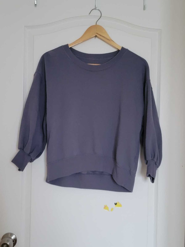 Abercrombie & Fitch Sweatshirt - Size Small