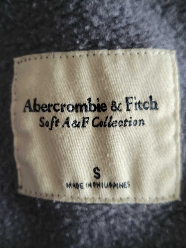 Abercrombie & Fitch Sweatshirt - Size Small - photo 2