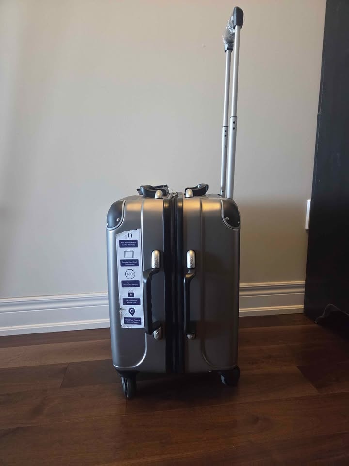 VinGarde Valise Petite 8 bottle Wine Suitcase - photo 5