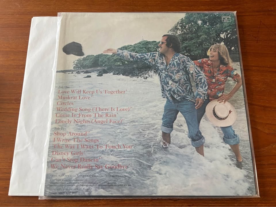 1977 Classic Vinyl Captain & Tennille's Greatest Hits - photo 3