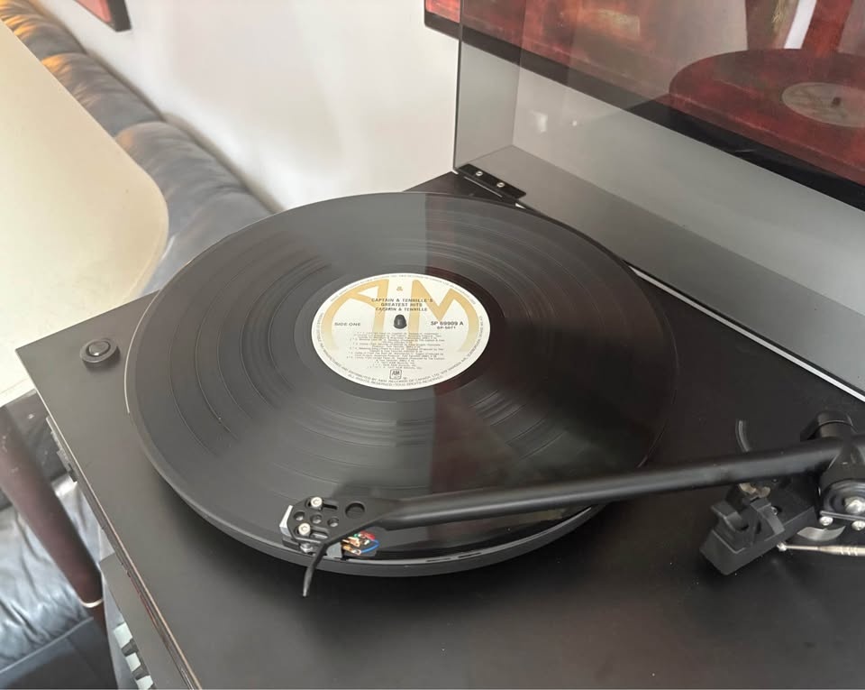1977 Classic Vinyl Captain & Tennille's Greatest Hits - photo 4