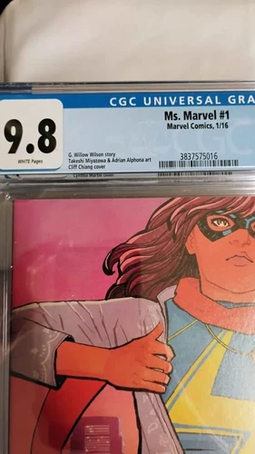 Ms Marvel #1 Comic Slab 9.8 - photo 2
