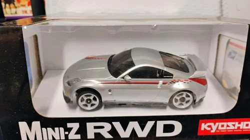 Kyosho Mini-z RWD Nissan Fairlady Z (Z33) Nismo Ready Set - photo 3
