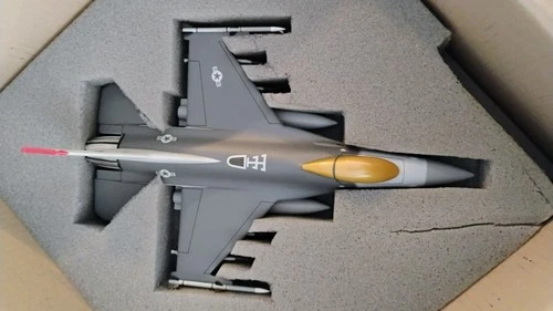 Handmade Wood Carved F-16 Fighting Falcon Model - photo 2