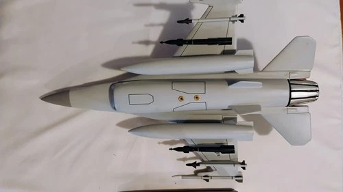 Handmade Wood Carved F-16 Fighting Falcon Model - photo 3
