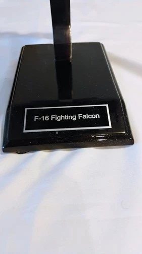 Handmade Wood Carved F-16 Fighting Falcon Model - photo 5