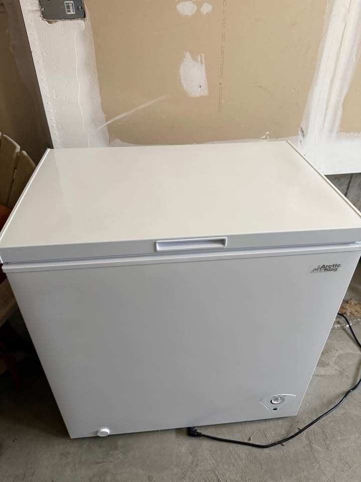 Chest Freezer - photo 3