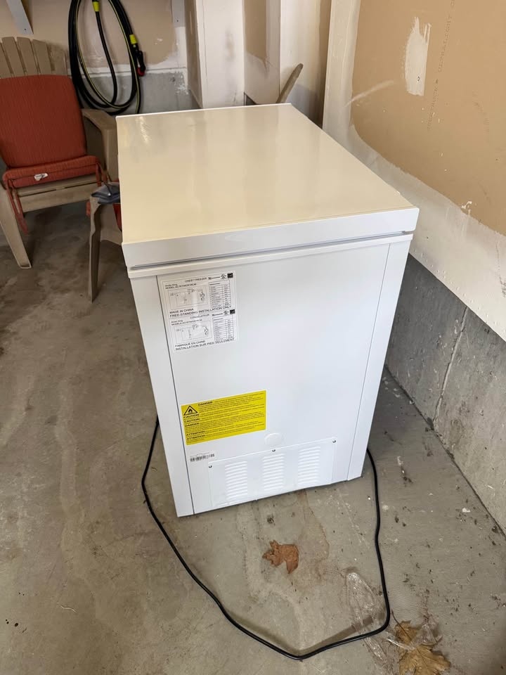 Chest Freezer - photo 4