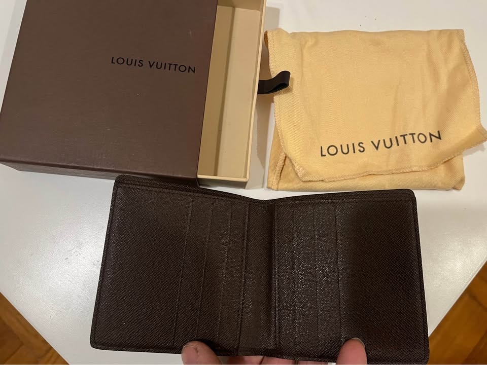 LOUIS VUITTON Man Authentic Slender Wallet - photo 3