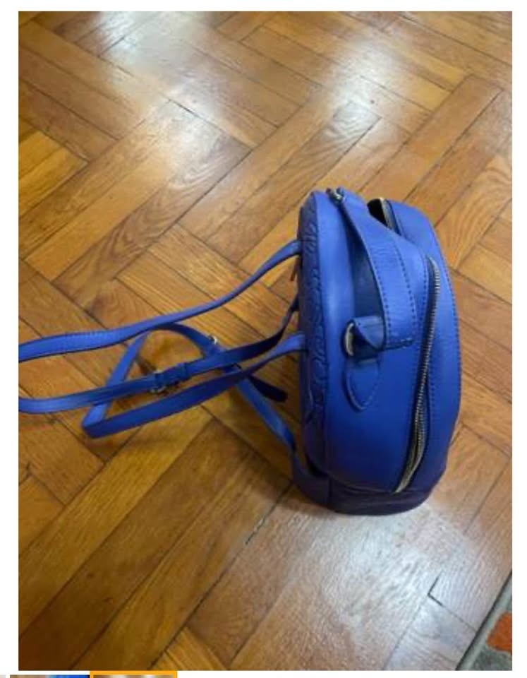 Woman use hands bags - photo 3
