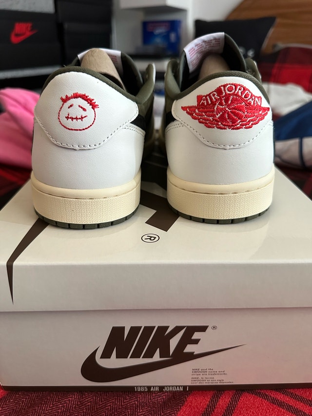 Jordan 1 Retro Low Travis Scott Medium Olive Size 9.5 DS - photo 2