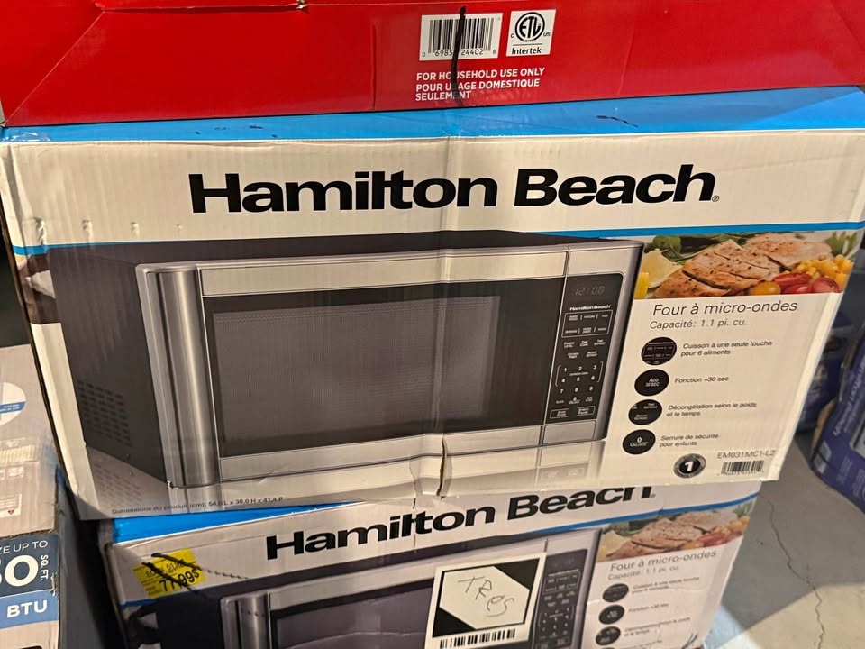 Hamilton Beach 1.1 Cu.ft 1000W Microwave w/ Child Lock