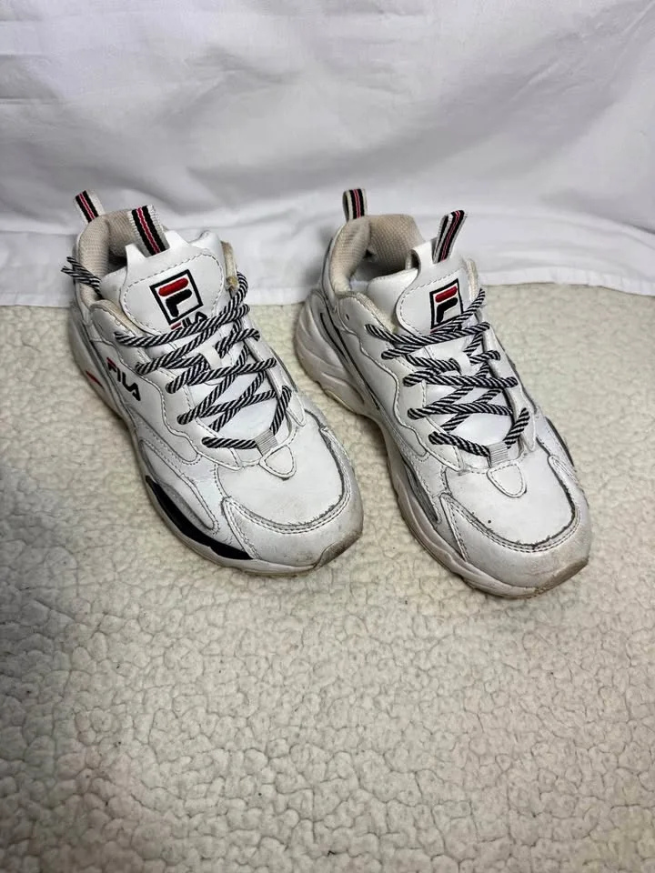 Chunky Fila Sneaker - Women’s Size 6 thumbnail