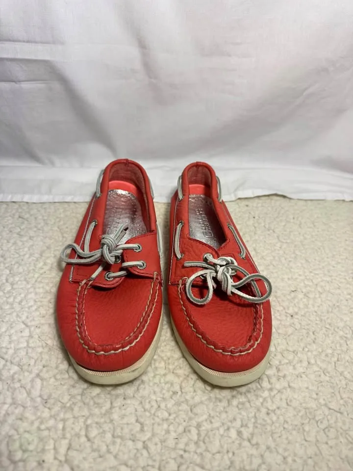 Classic Sperry Topsider - Women’s Size 6.5 thumbnail