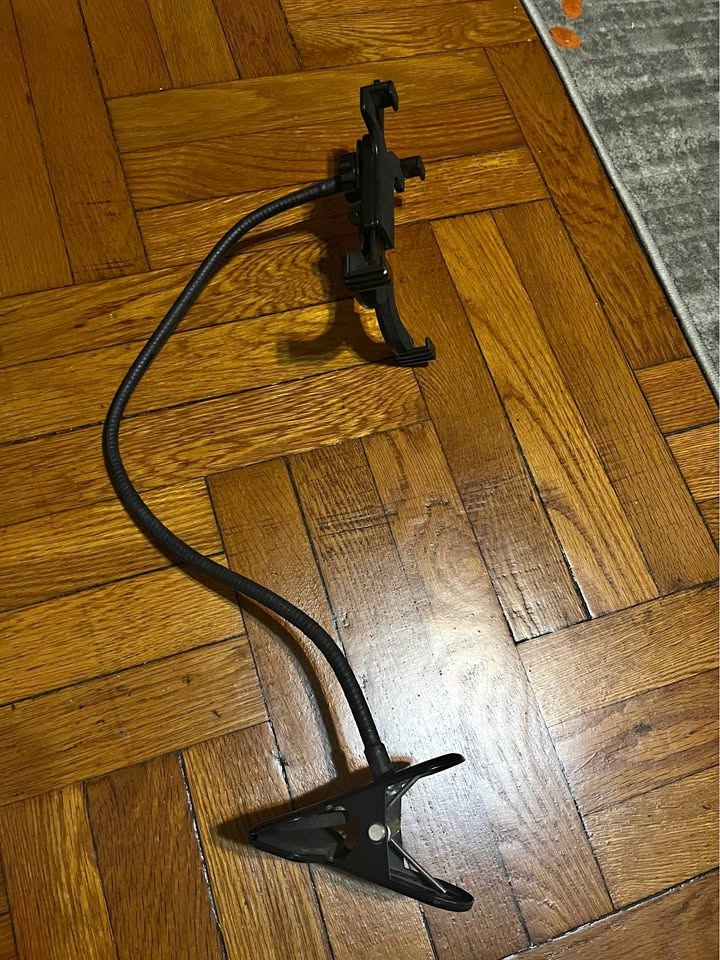 Brand new Adjustable Gooseneck Tablet Holder & Phone Clip