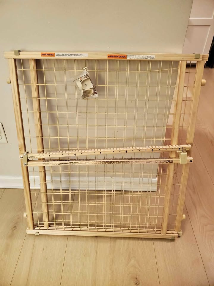 Baby Gate/Pet Gate