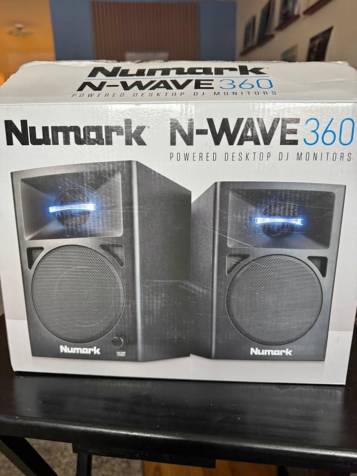 Numark N-Wave 360 Speakers