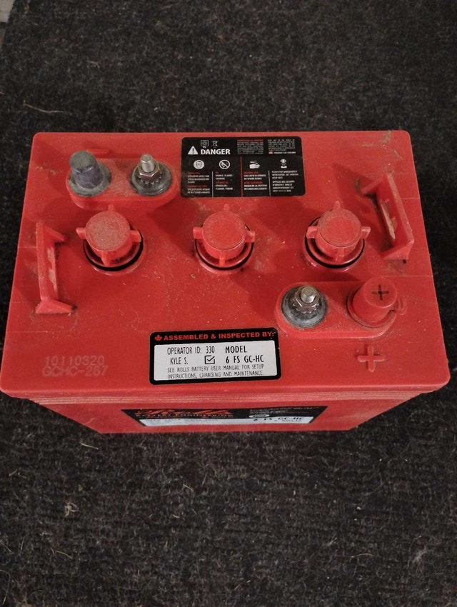 2 x 6 Volt 235ah Deep Cycle Batteries - photo 2