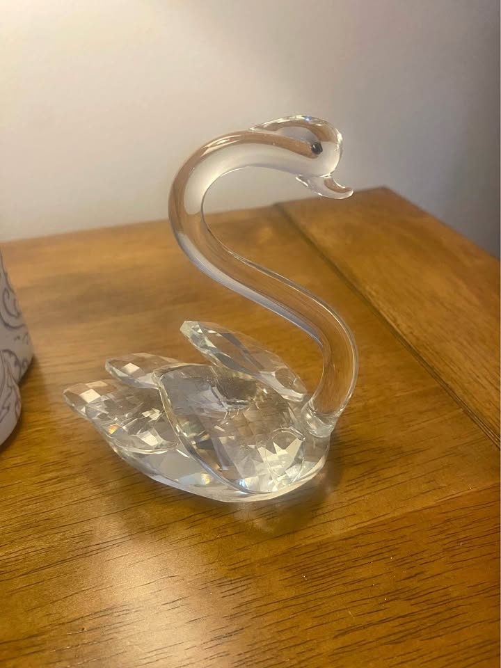 Beautiful Clear Crystal Swan