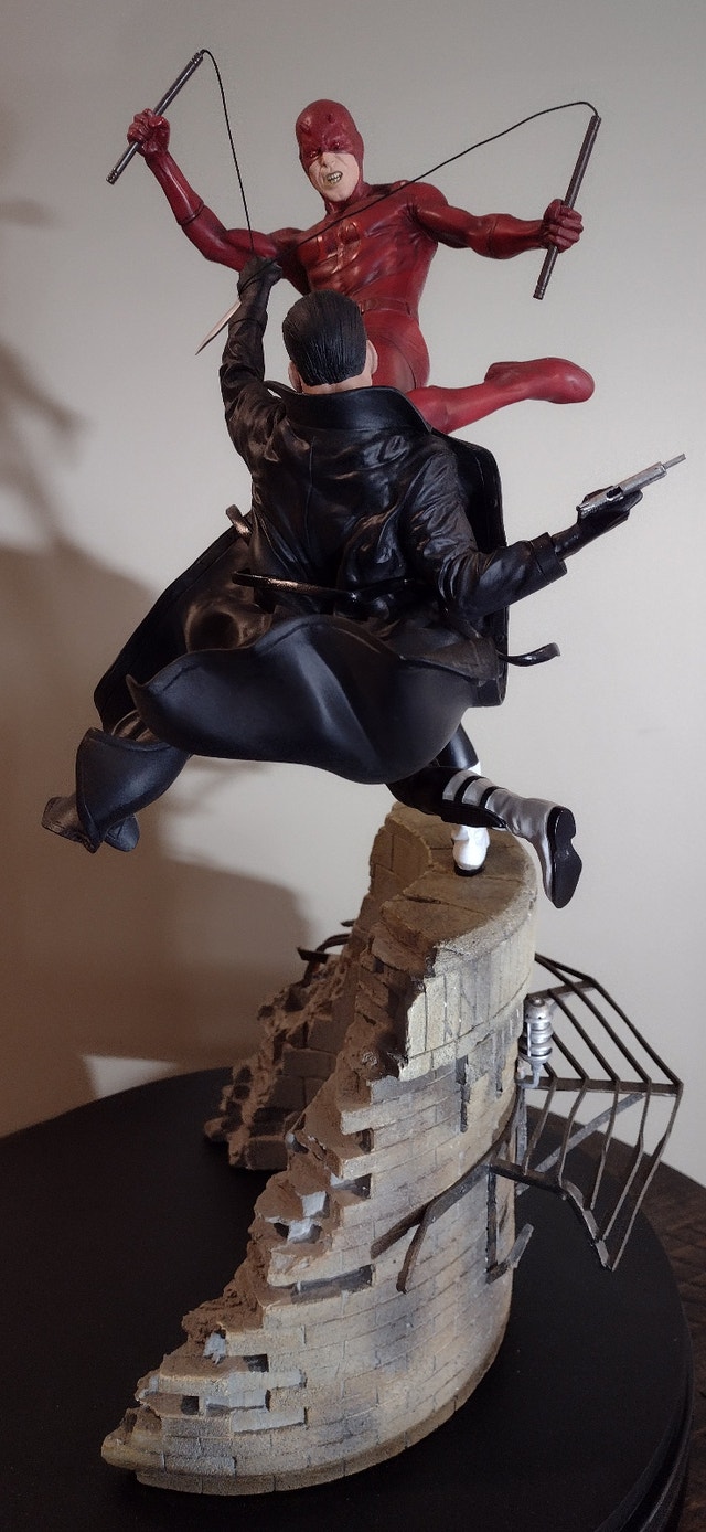Marvel Rare The Punisher VS Daredevil Diorama Tall Base Statue! - photo 5