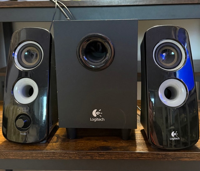 Logitech 2.1 Speakers