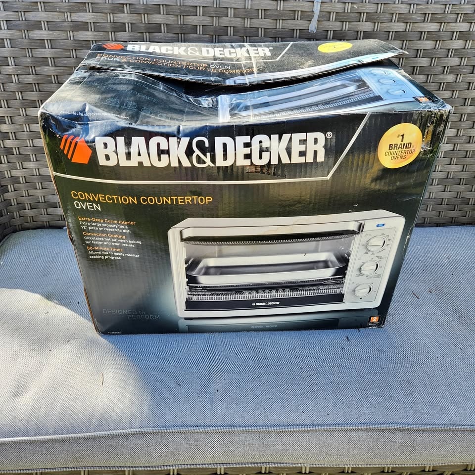 Black & Decker Convection Countertop Oven Model T01655SC
