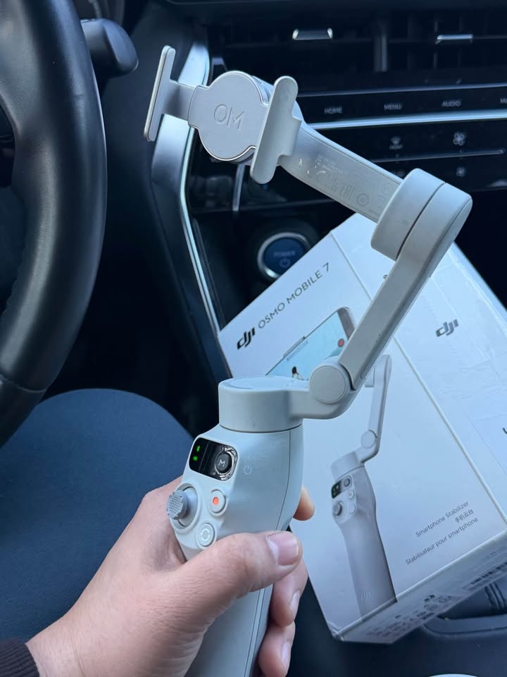 DJI Osmo Mobile 7 Gimbal Stabilizer – Like New - photo 4