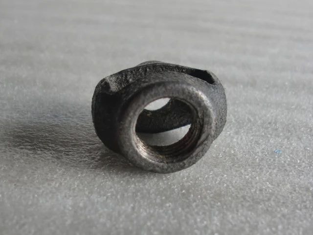 Lot of 50 Malleable Iron Hickeys 1/4" IP x 1/8" IP - photo 3