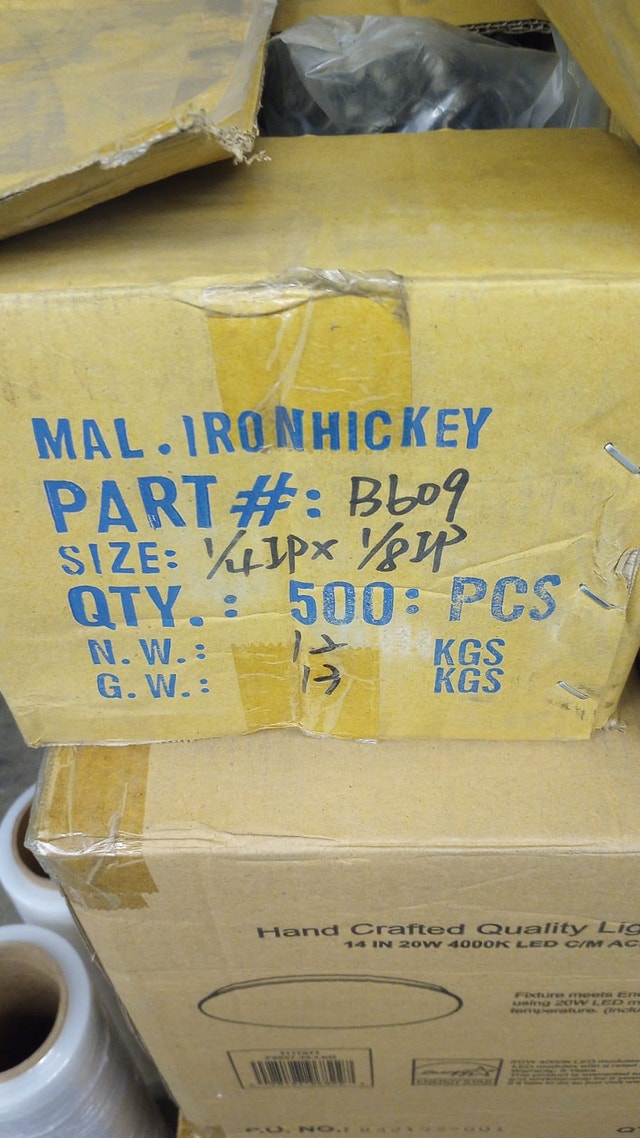 Lot of 50 Malleable Iron Hickeys 1/4" IP x 1/8" IP - photo 4