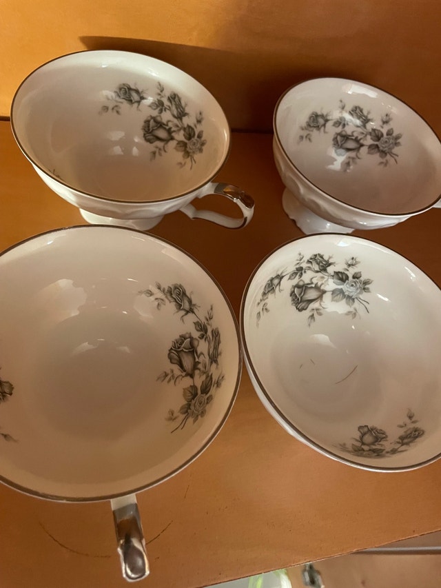 Set of 4 Edelstein Vintage Tea Cups