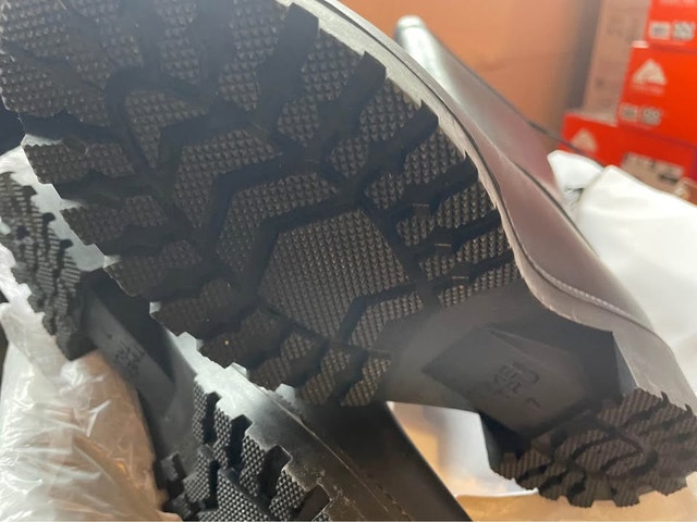 Women's New Size 7 Rain Boots - photo 3