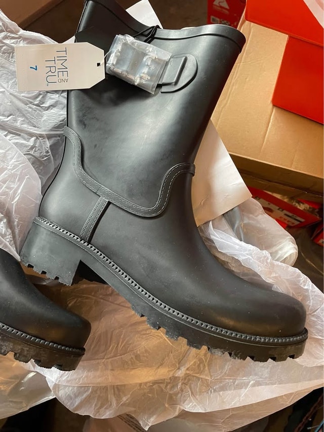 Women's New Size 7 Rain Boots - photo 4
