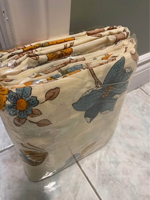 Vintage Full Bed Sheet Set (Not Used) - photo 3