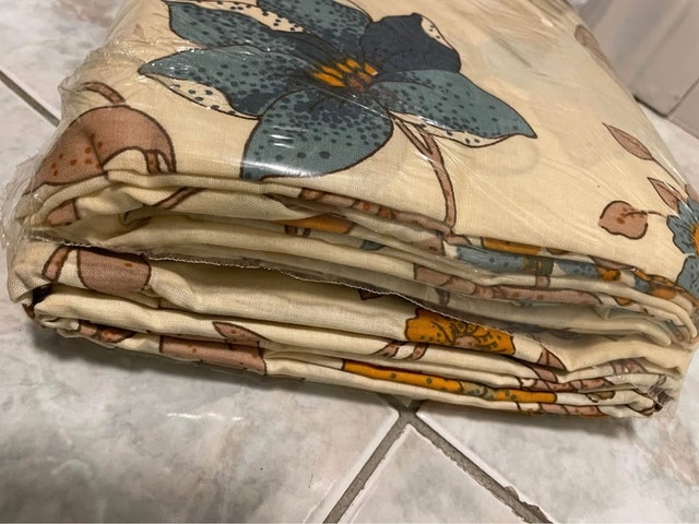 Vintage Full Bed Sheet Set (Not Used) - photo 4