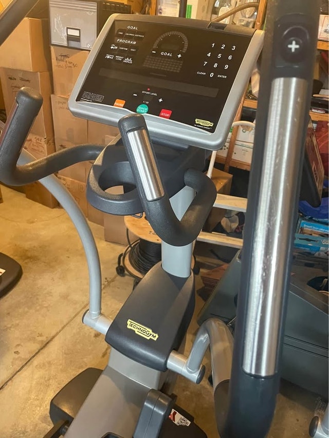 Commercial Elliptical Machine - photo 3