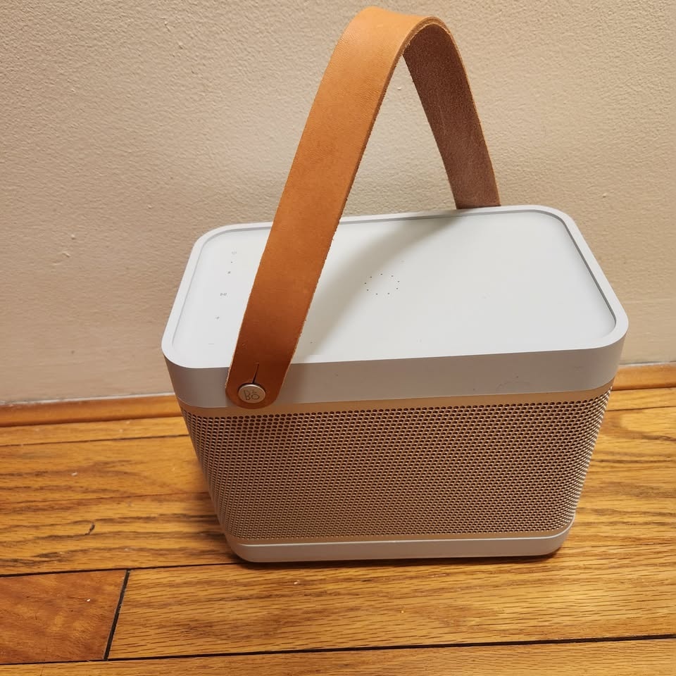 Bang & Olufsen B&O Beolit 20 Bluetooth Speaker Like New - photo 2
