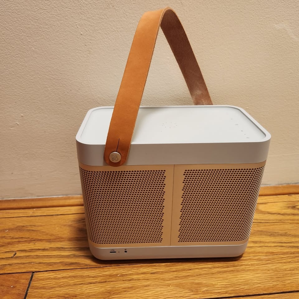 Bang & Olufsen B&O Beolit 20 Bluetooth Speaker Like New - photo 3