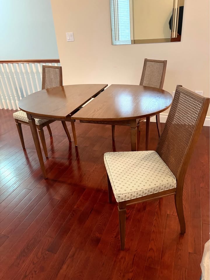 Dining table with 4 cane back chairs + extension leaf - seats 8 - photo 2