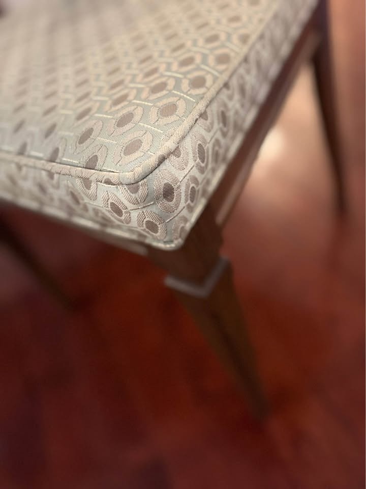 Dining table with 4 cane back chairs + extension leaf - seats 8 - photo 3