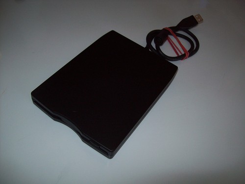 Targus Slim External USB Floppy Disk Drive 3.5" PA905U - photo 2