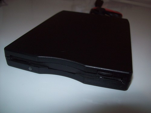Targus Slim External USB Floppy Disk Drive 3.5" PA905U - photo 3