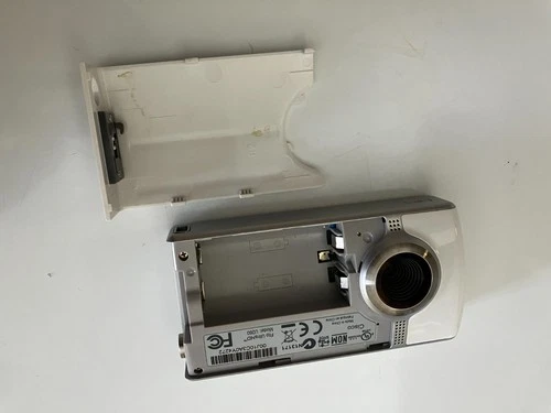 Cisco Flip UltraHD White Video Camera Camcorder U260 - photo 5