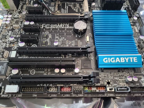 Gigabyte GA-Z77X-UD5H + Intel i7-3770K + 16GB DDR3 RAM - photo 3
