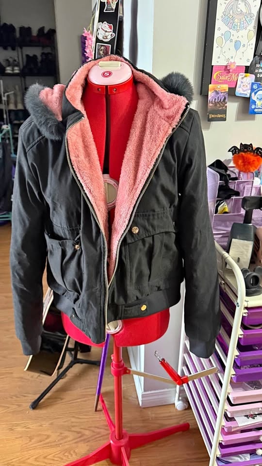 Short Plush Lined Jacket with Pockets - Large