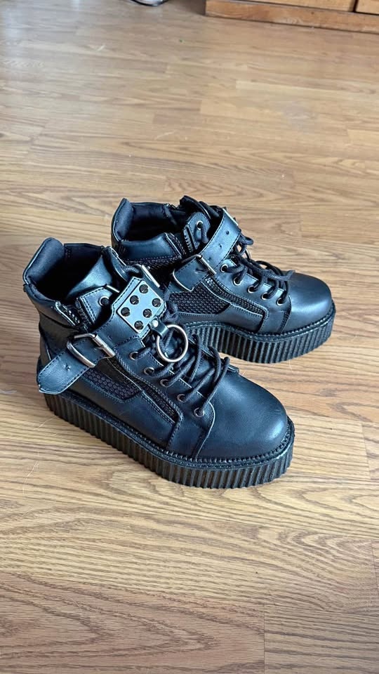 Demonia V-Creeper-566 Mens Size 5 / Womens Size 7